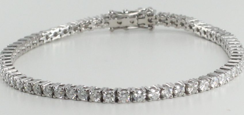 62 Stone Diamond Tennis Bracelet with G Color, VVS Clarity Diamonds