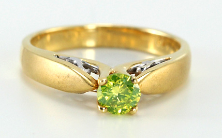 Round Cut Green Color Irradiated Diamond Solitaire Engagement Ring