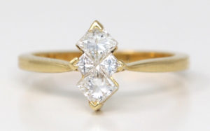 18k Yellow Gold Princess Cut Modern classic four stone diamond engagement ring (0.42 Ct, H Color, VS Clarity)