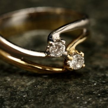 Buy Your Own Diamond For An Engagement Ring And Save Money