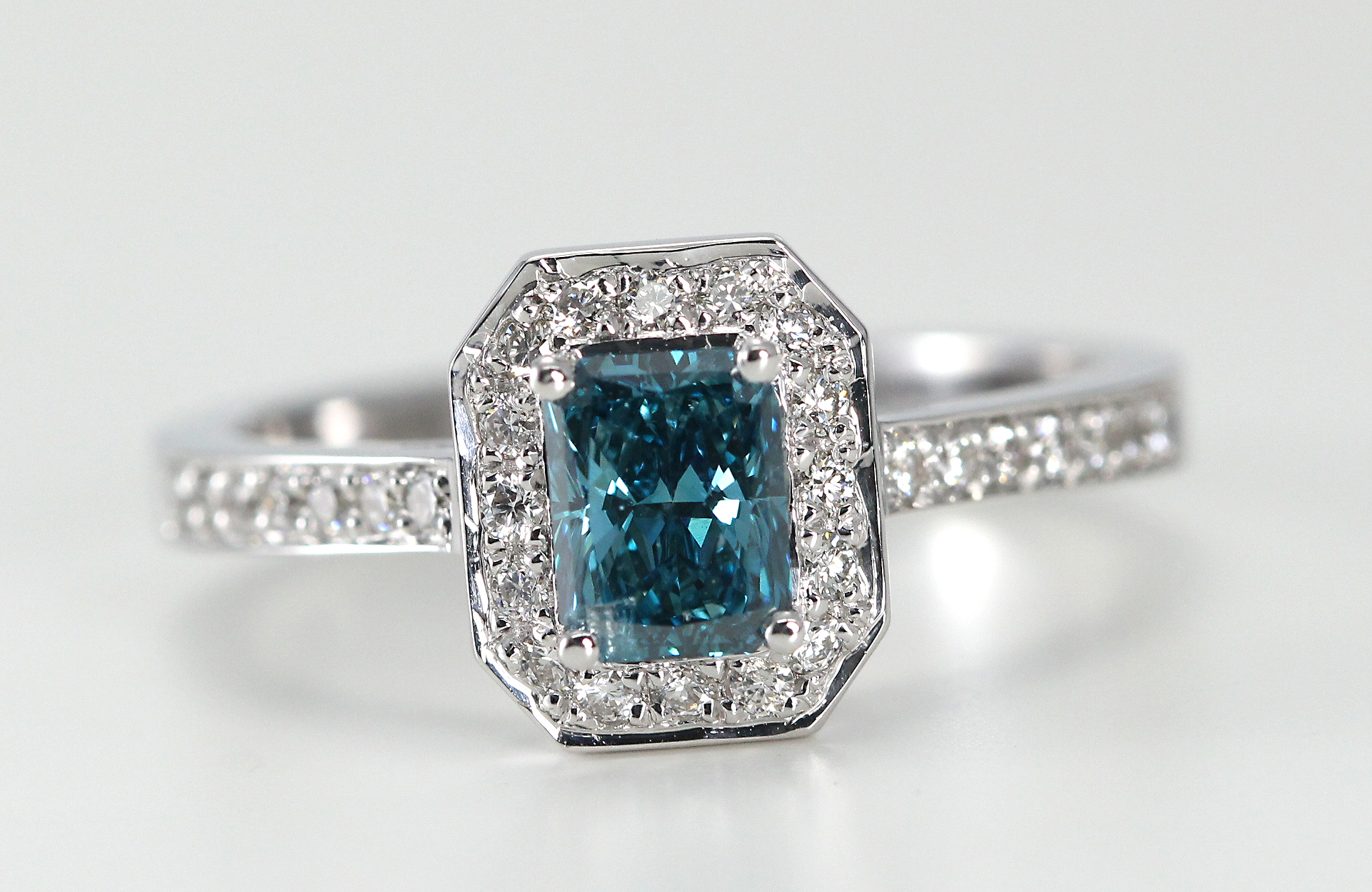 18k Blue Radiant Diamond Engagement Ring (1.01 Ct, Irradiated, VS Clarity)